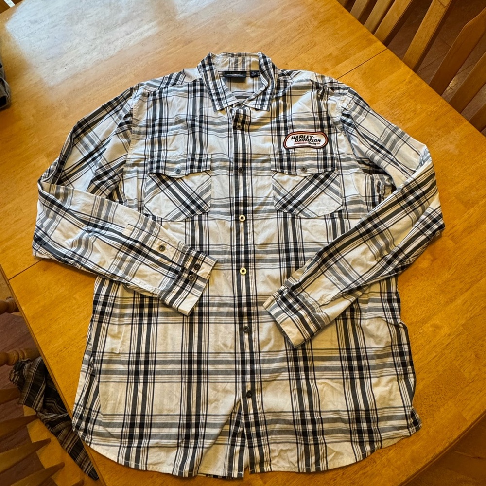 Harley-Davidson Black and White Casual Button Down Shirt